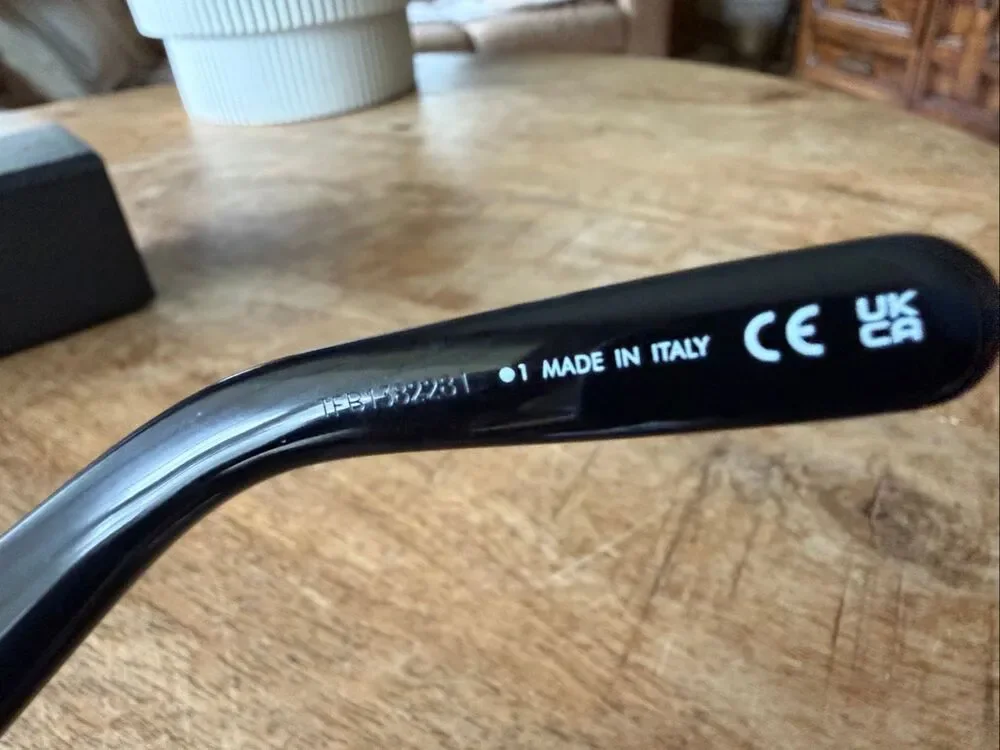 Fashion Oversized Sunglasses with Case – Like New